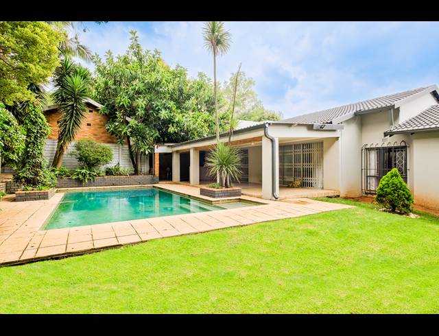 3 BEDROOM FREESTANDING FOR SALE IN GALLO MANOR
